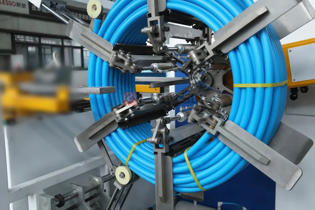 1755845731629904.jpg pipe coiler machine.jpg